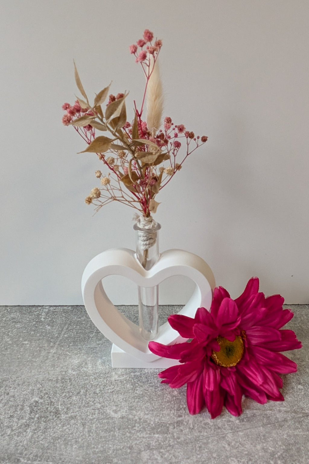 Herz „Pure Love“ – Minimalistische Vase mit Reagenzglas
