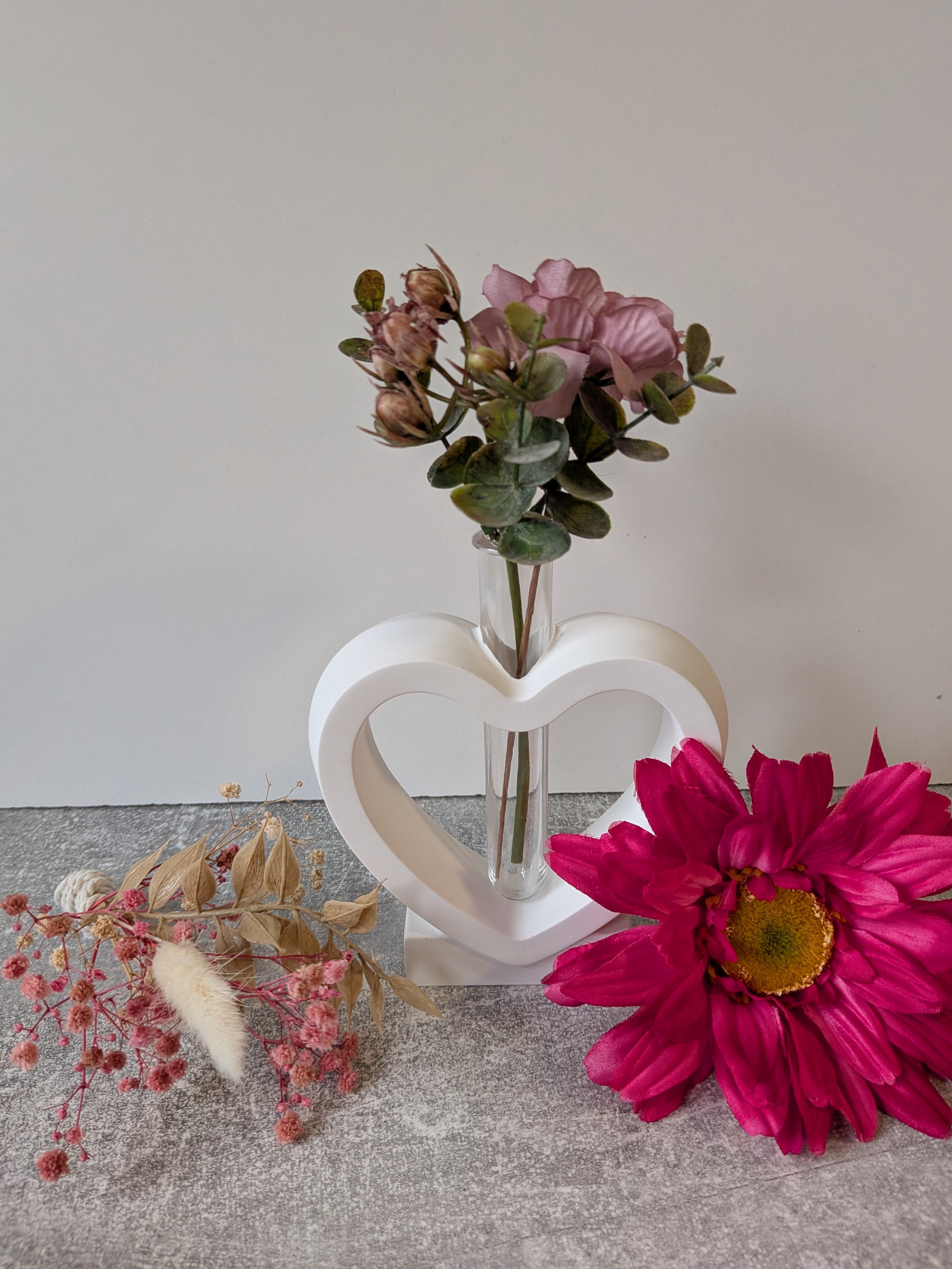 Delicate heart made of high-quality material with integrated test tube