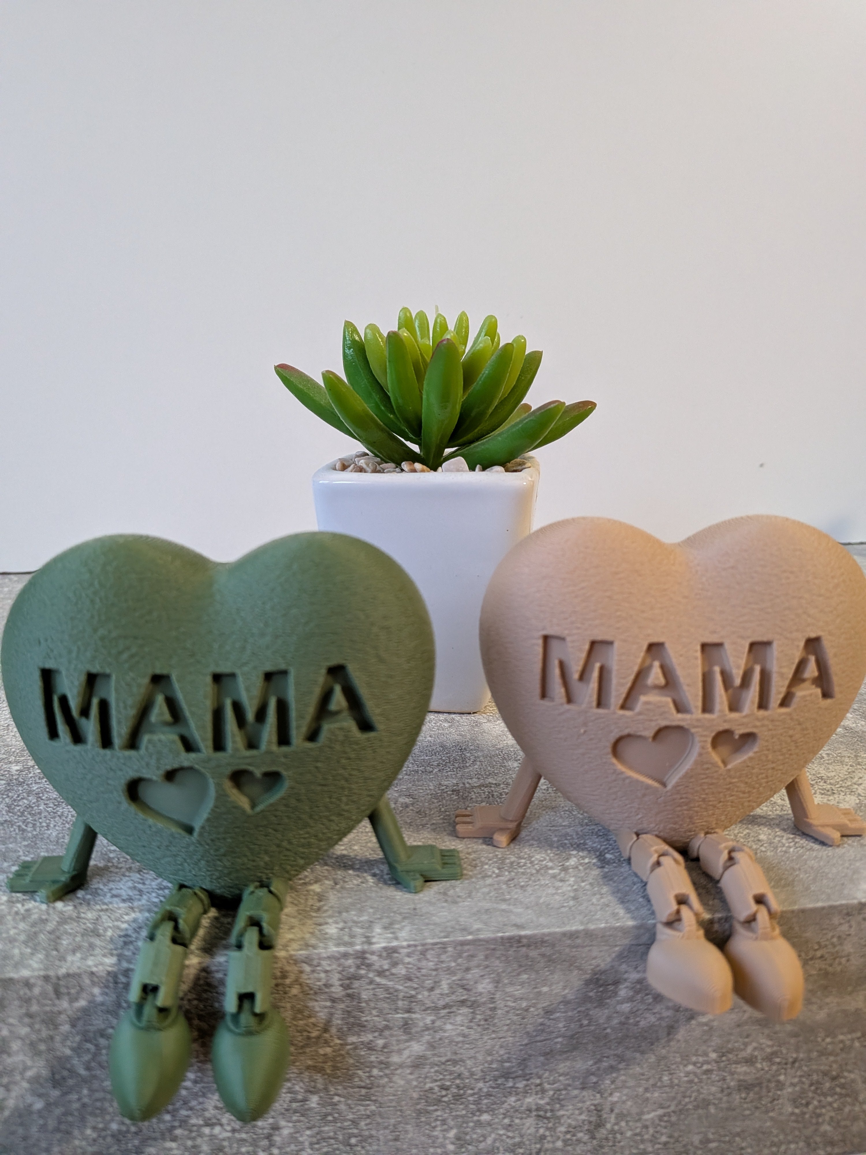 „Mama-Herz“ mit Beinen – Ein Geschenk, das ein Lächeln zaubert 🌸