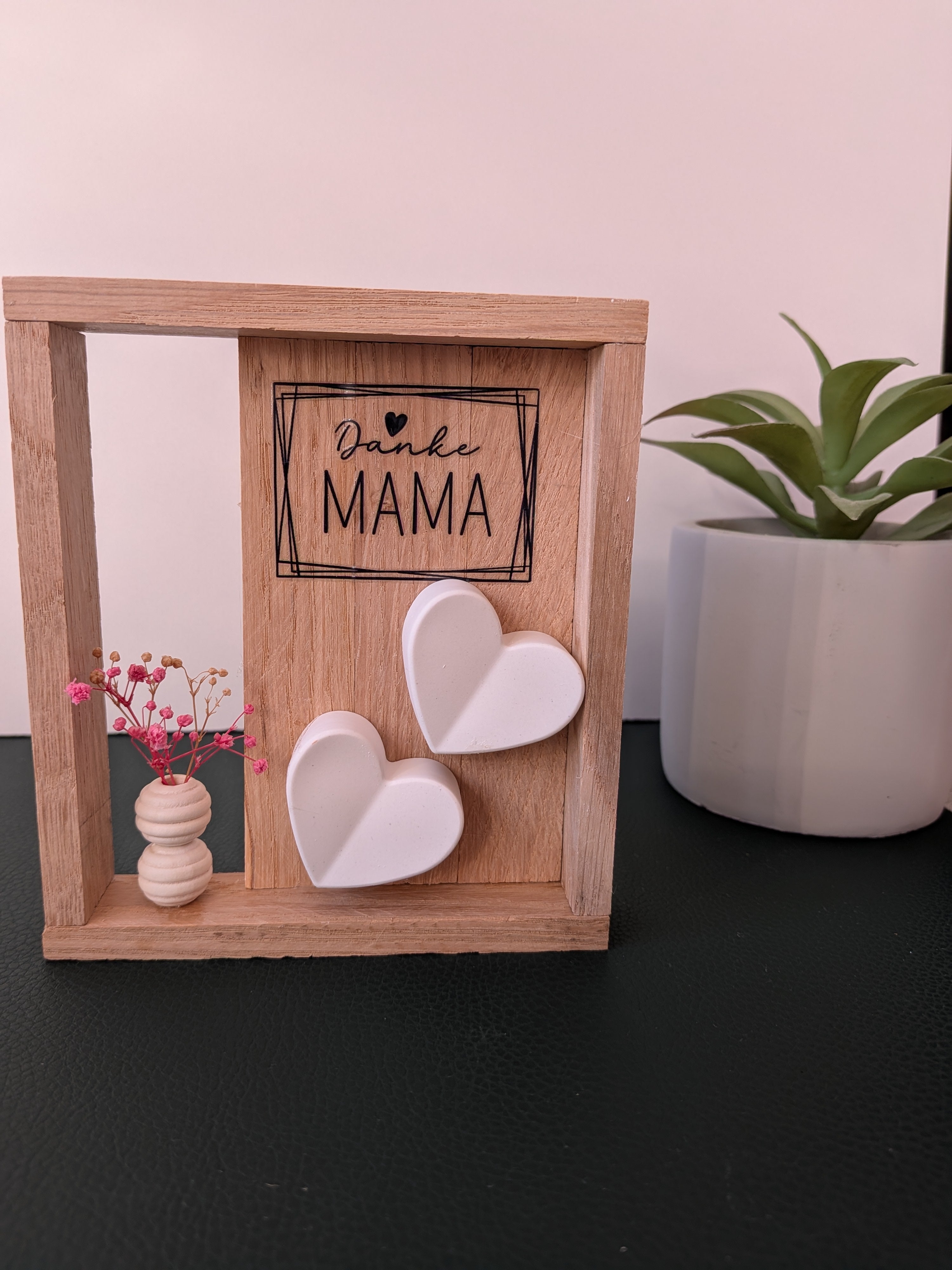 Hygge-Holzrahmen „Danke MAMA“ mit Keraflott-Herzen
