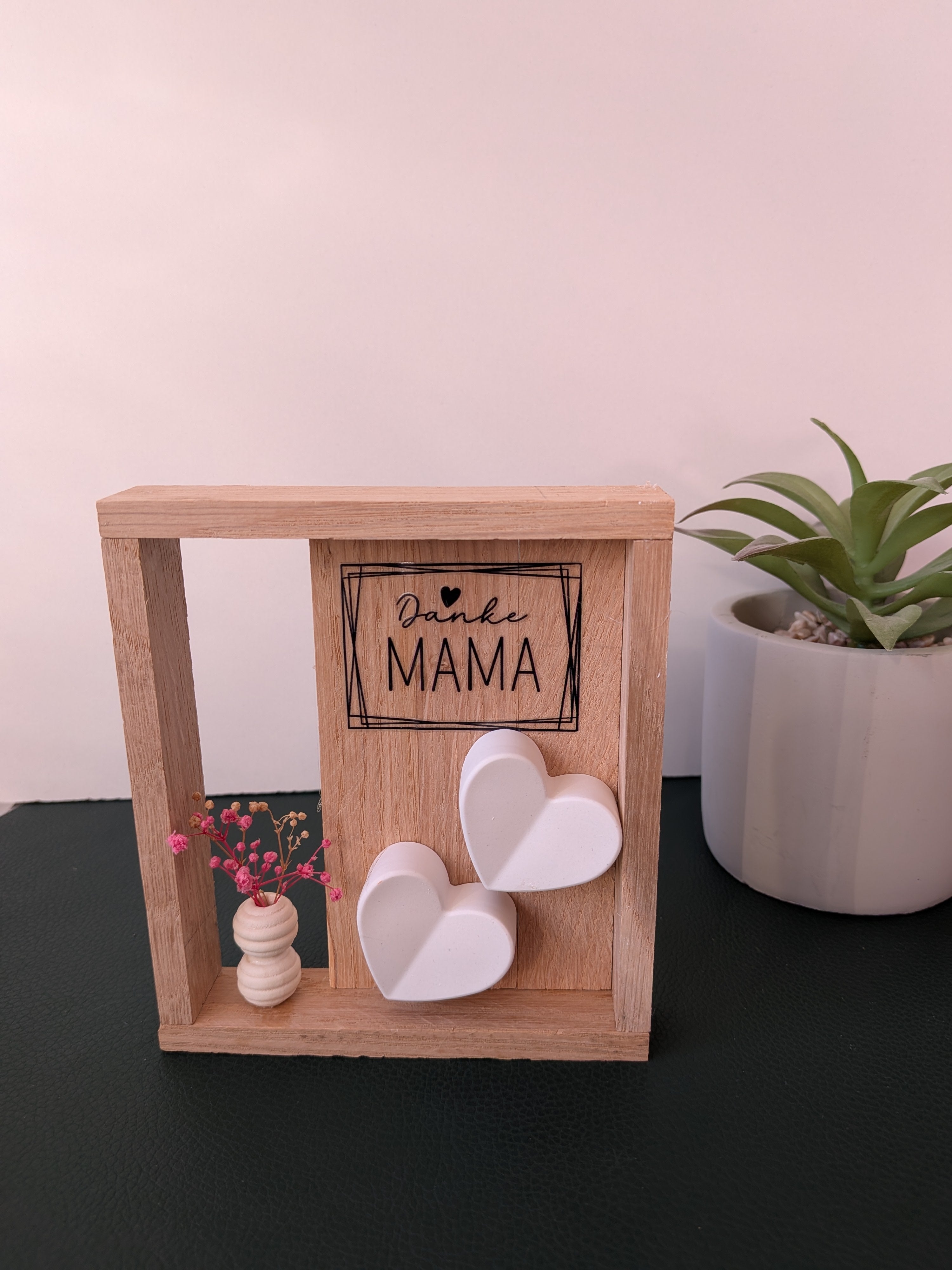 Hygge-Holzrahmen „Danke MAMA“ mit Keraflott-Herzen